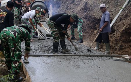 Lettu Inf Masrukin Pastikan Pembangunan Rabat Beton TMMD Capai 14 Persen