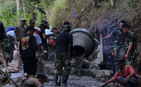 Tak Kenal Lelah di Balik Putaran Molen Pratu Dikki dan Pratu Vigo Menjaga Denyut Pembangunan TMMD di Gumelem Kulon