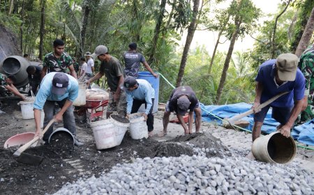 Keringat Tuswari dan Prajurit TNI Mengukir Jalan Harapan di Gumelem Kulon