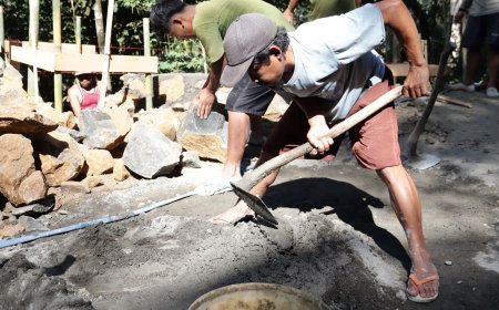 Semangat Gotong Royong yang Menguatkan Pondasi Pos Kamling TMMD