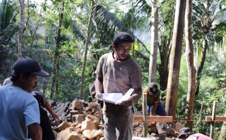 Ramainya Gotong Royong Eko Menjaga Kekompakan Warga demi Suksesnya TMMD