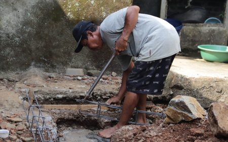 Tangan Risanto Ikut Merangkai Harapan Baru untuk Rumah Pak Toid