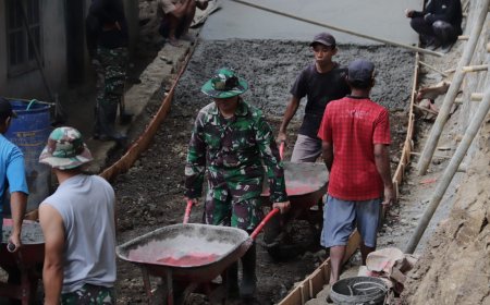Dorongan Angkong Pratu Sitorus dan Warga Menjadi Tenaga Penggerak Jalan Baru di Gumelem Kulon