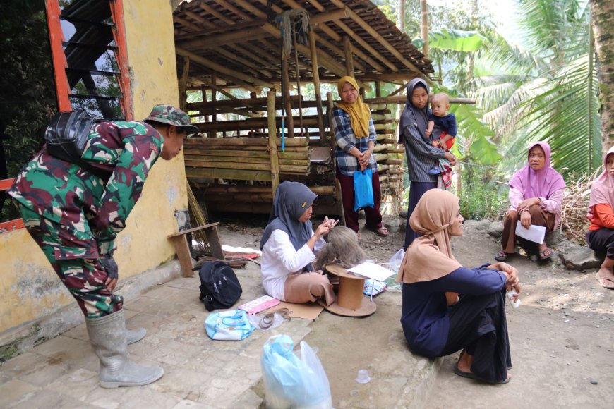 Obrolan Serka Munasibun dan Pembuat Wig TMMD Hadir Dekat dengan Kehidupan Warga