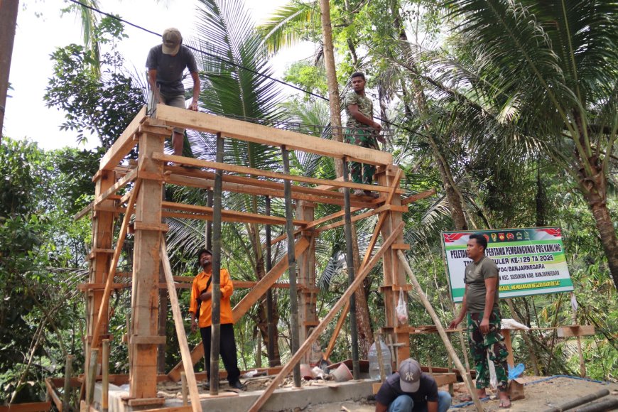 Triyono dan Satgas TMMD Percepat Pembangunan Pos Kamling Progres Capai 40 Persen