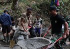 Angkong pun Harus Mengantre Sertu Simon Jaga Ritme Pengecoran TMMD