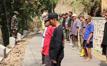 Danramil Pimpin Satgas TMMD Wujudkan Jalan Impian Desa