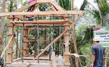 Pos Kamling Beratap Limas Ikon Baru Kebersamaan Warga Gumelem Kulon